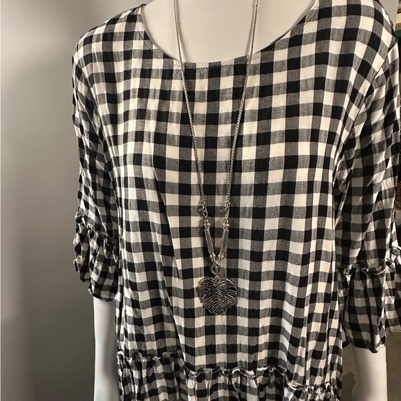 Karen Kane Gingham 3/4 Sleeve Ruffle Blouse XL in EUC - Picture 3 of 9